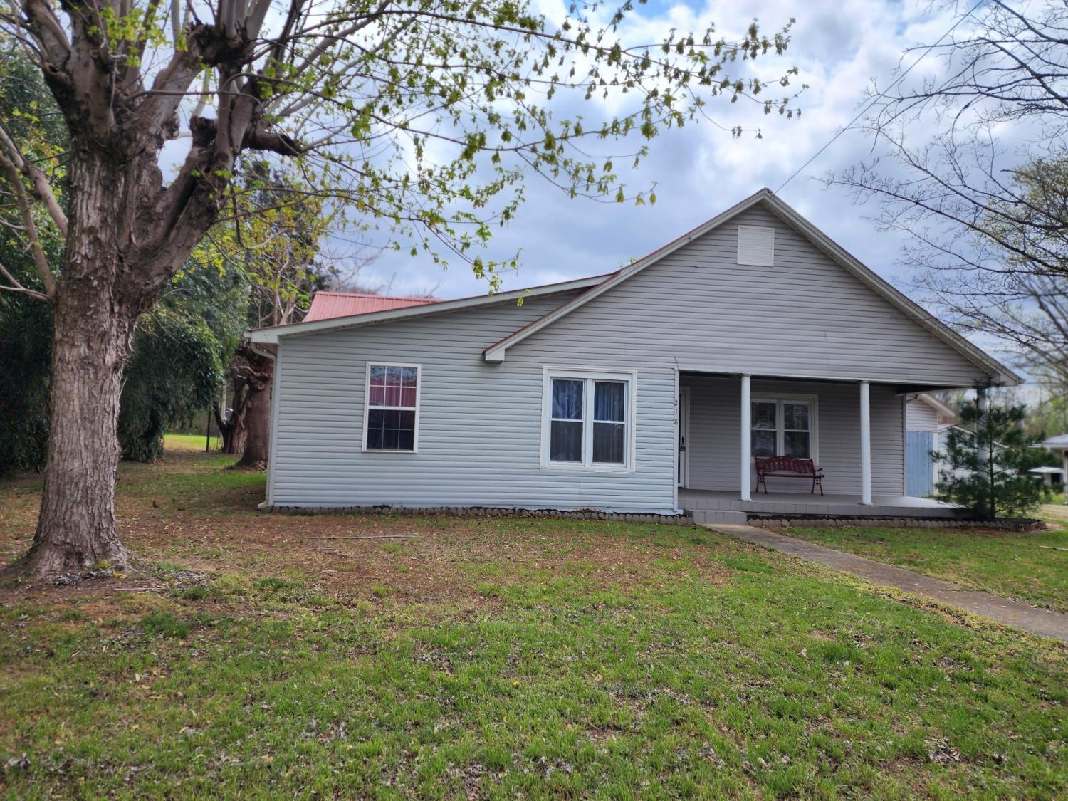 218-E-Lake-Ave For Sale