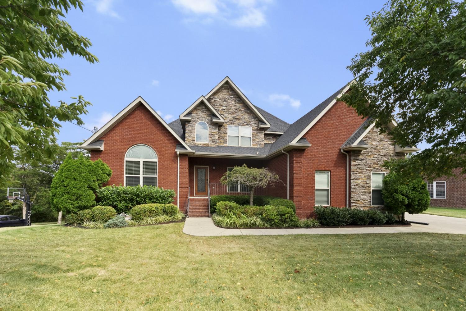 8054-Vineyard-Ln For Sale