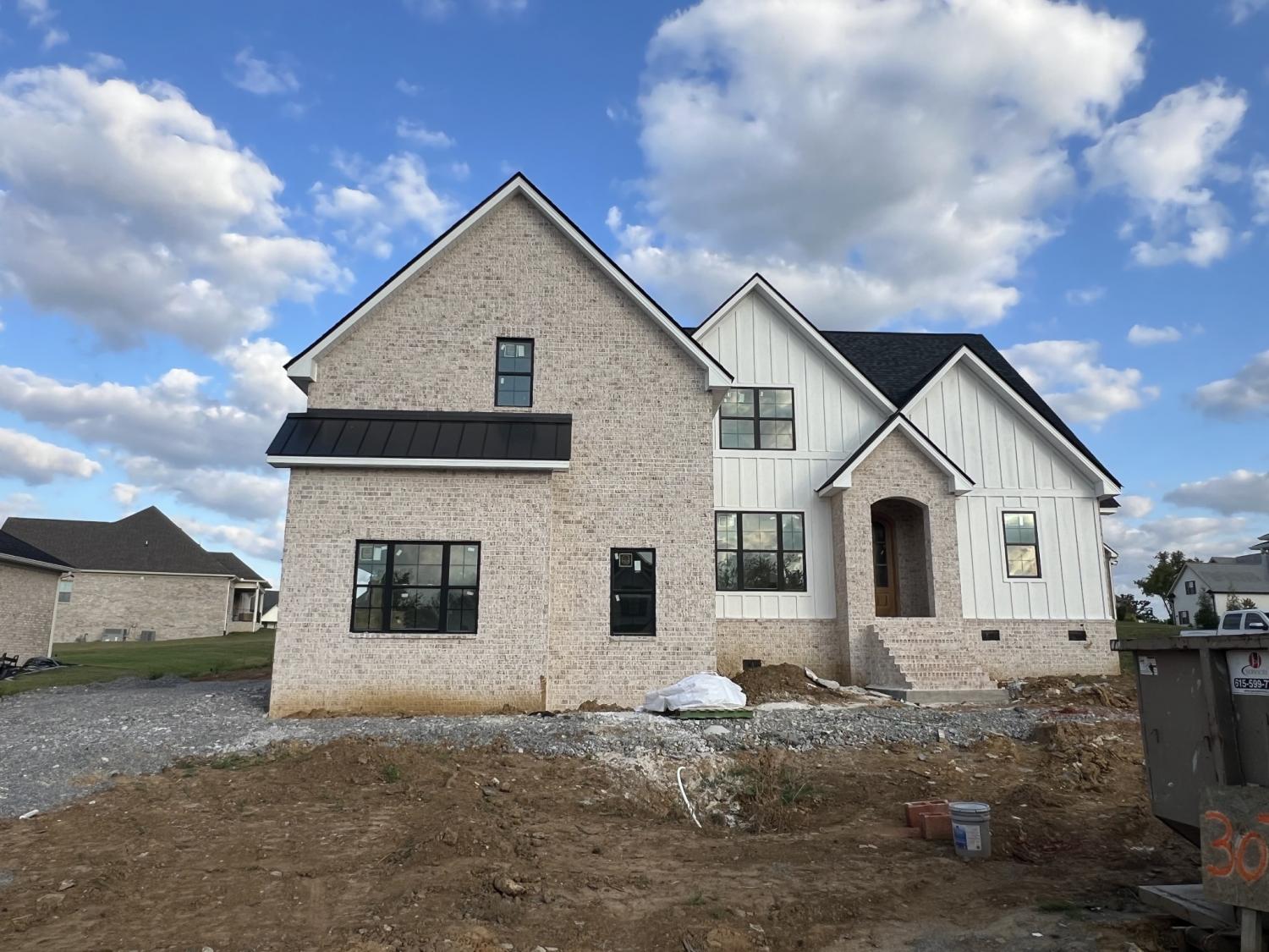 307-Oaks-Xing For Sale