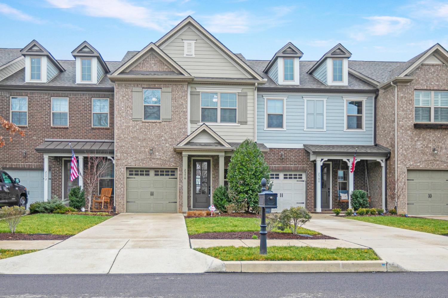 2576-Wellesley-Square-Dr For Sale