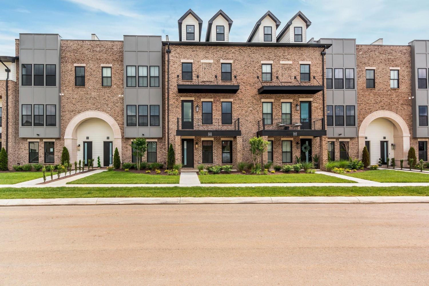 1413-Doc-Johns-Blvd For Sale