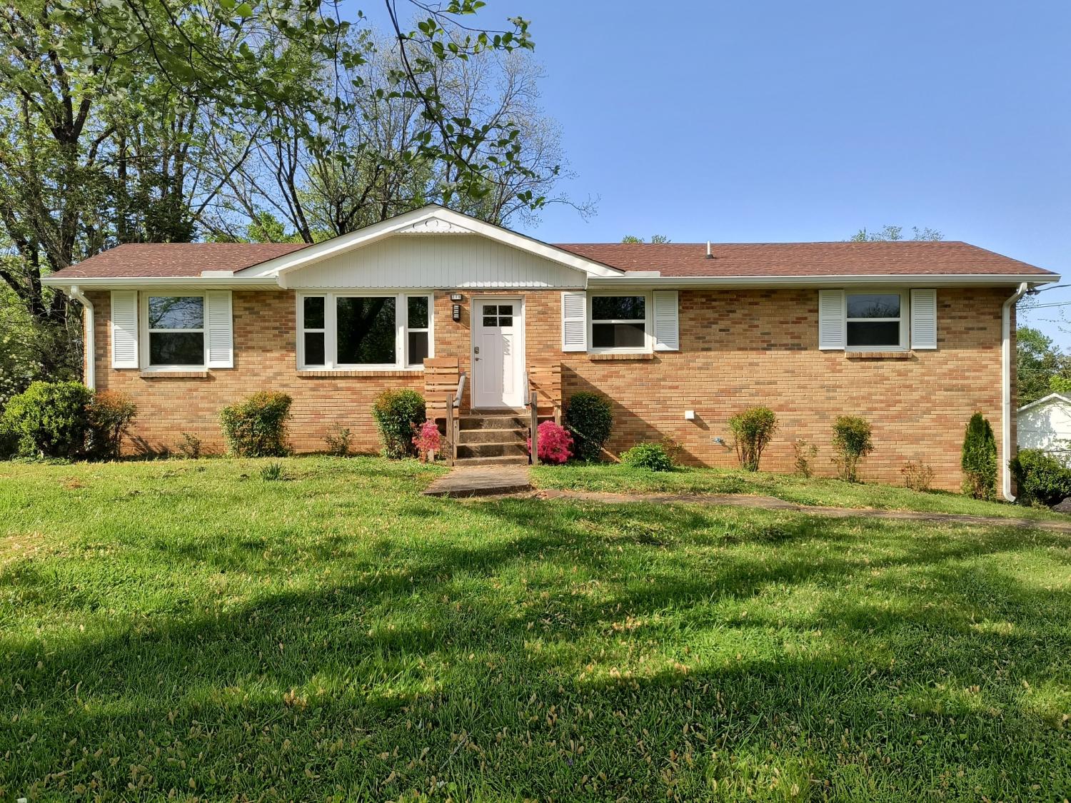 210-NW-Clearview-Dr For Sale
