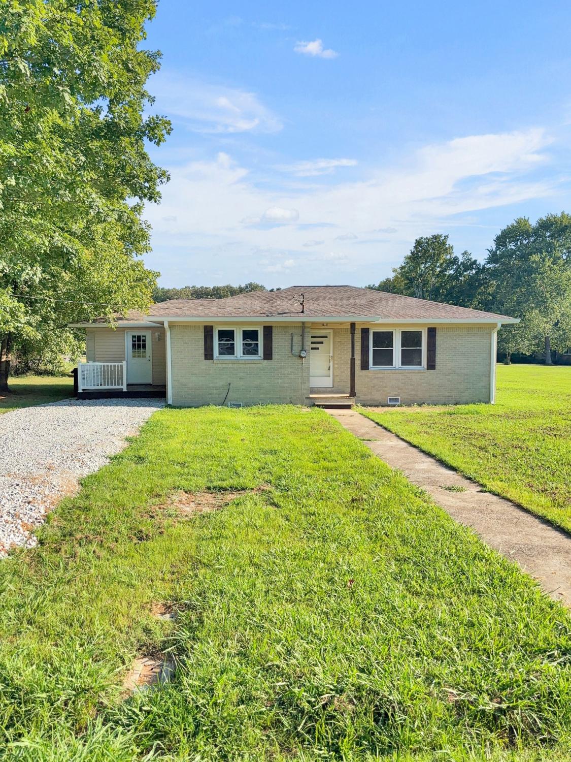 135-Curtis-Ln For Sale