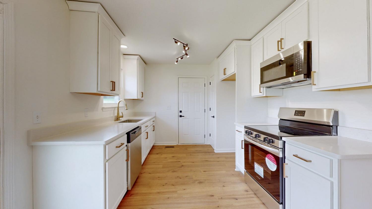 1501-Pineview-Dr For Sale