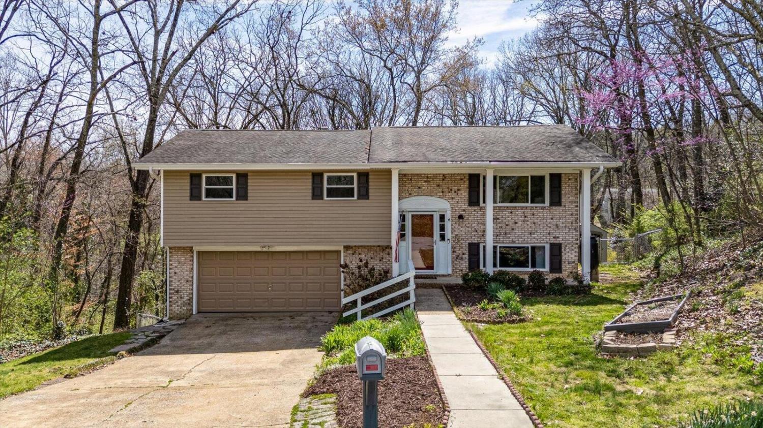 620-Mountain-Wood-Drive For Sale