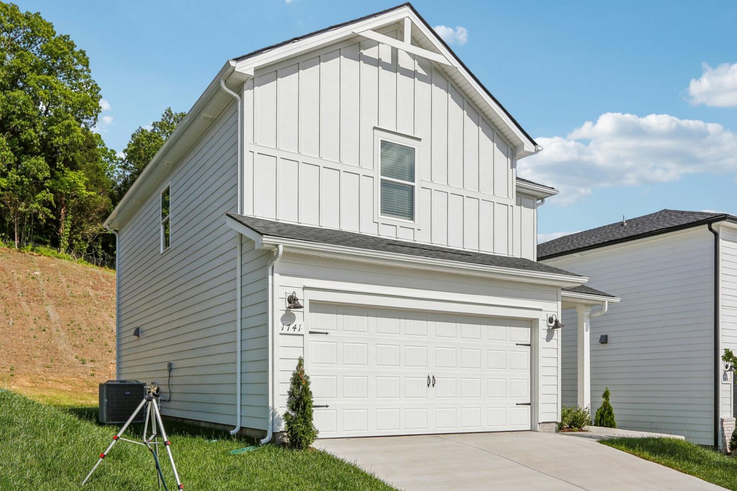 1741-Flora-Grv For Sale
