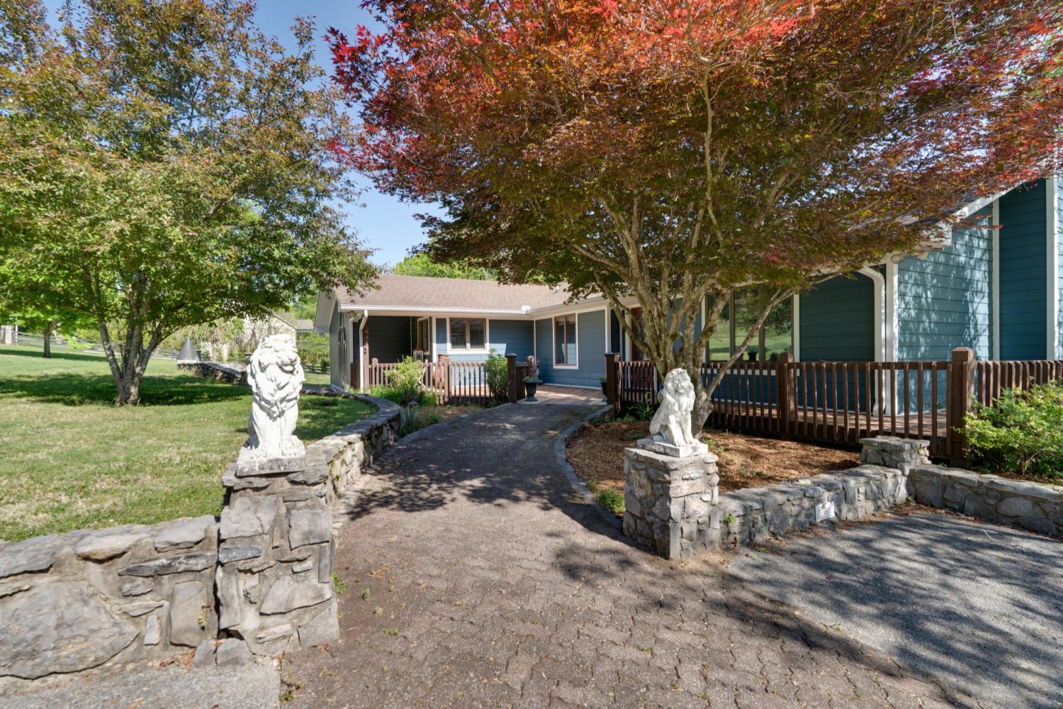 692-Tanglewood-Dr For Sale