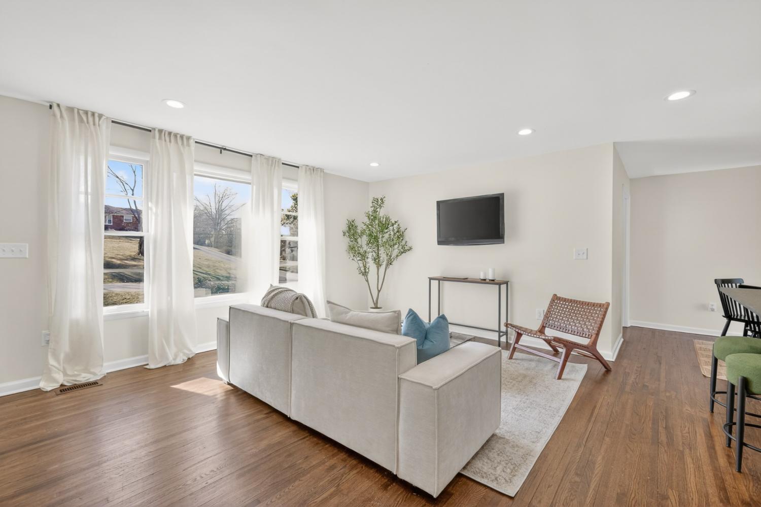 4001-Dumbarton-Dr For Sale