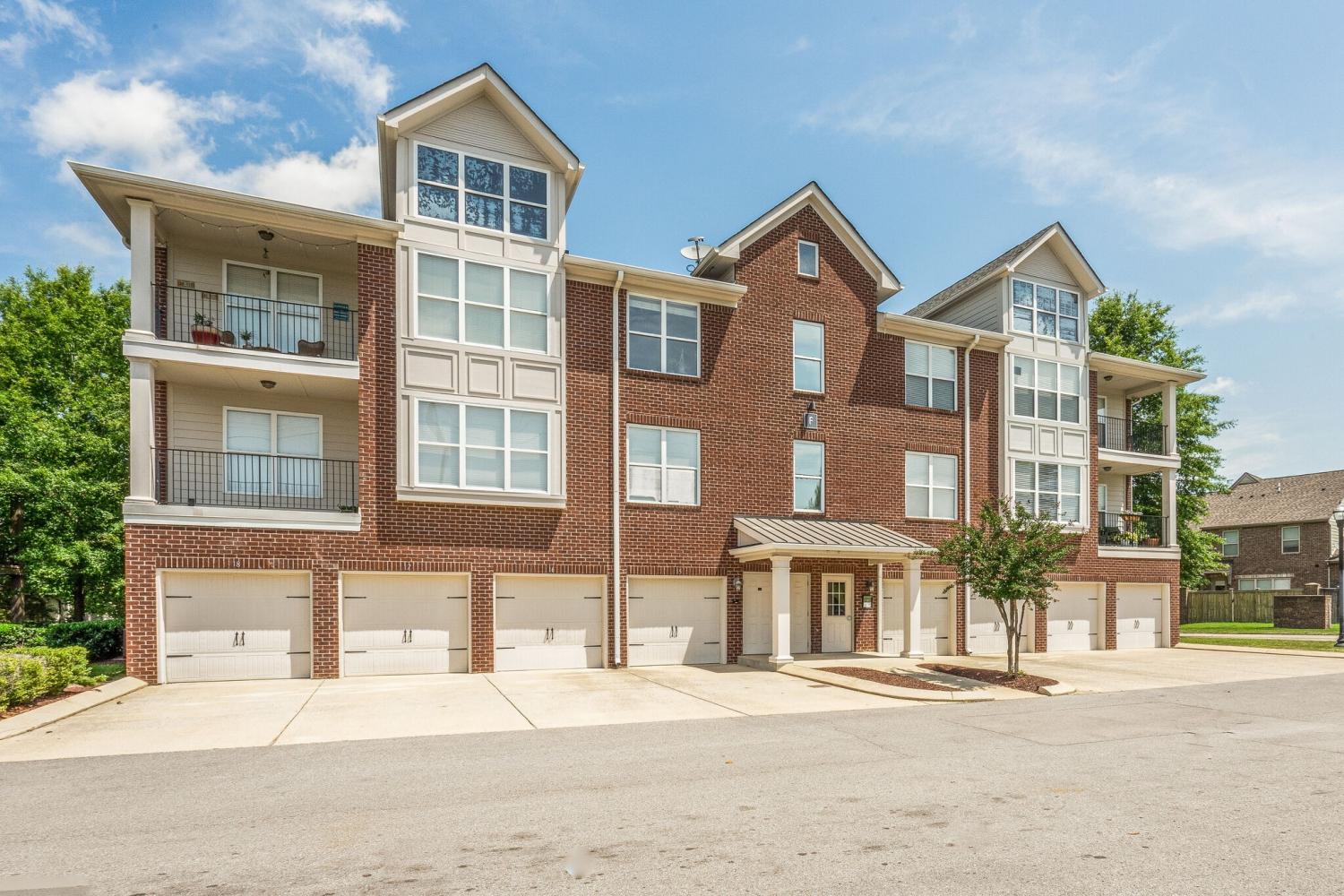 2000-Newark-Ln For Sale