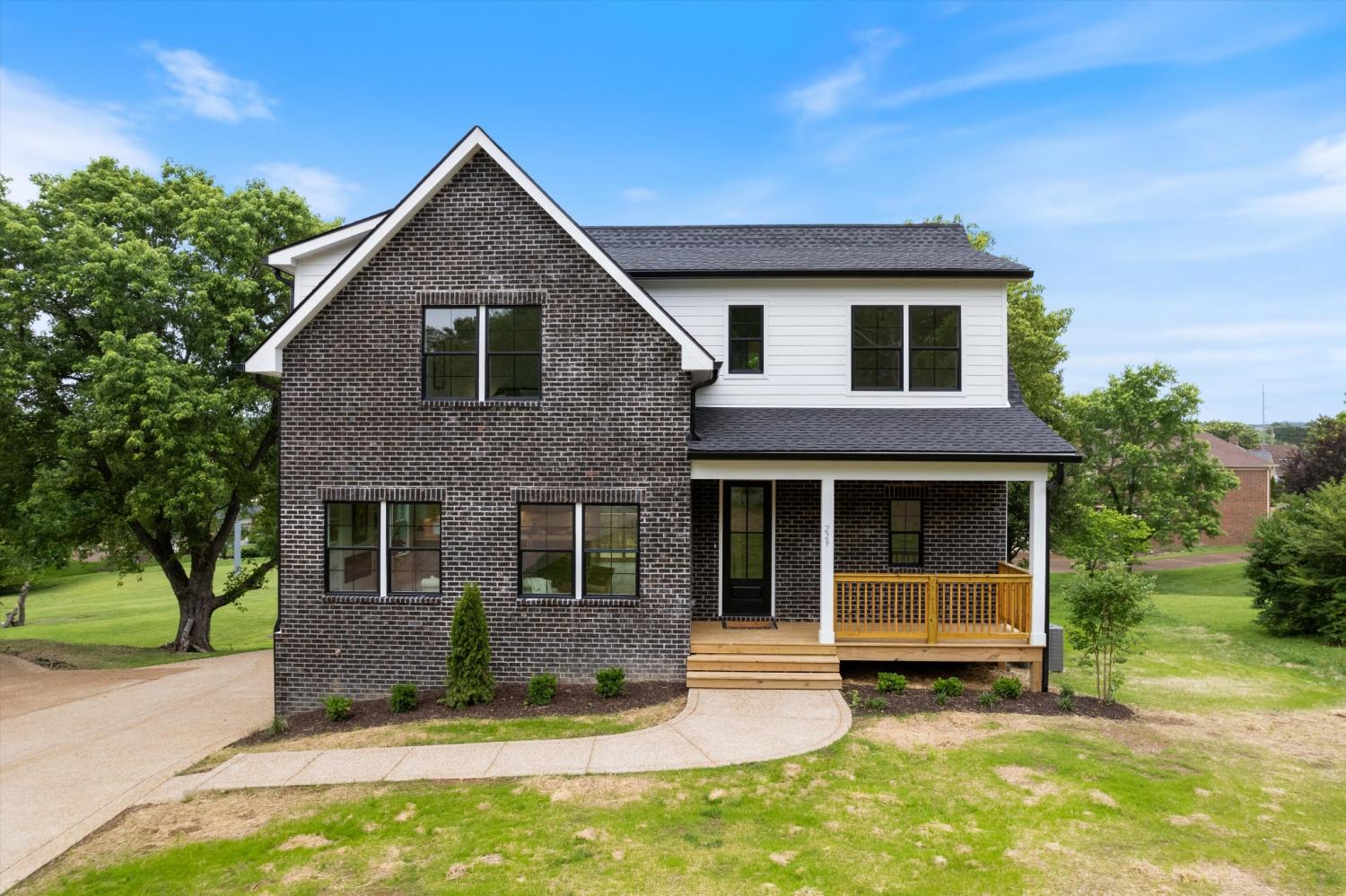 229-Cambridge-Pl For Sale