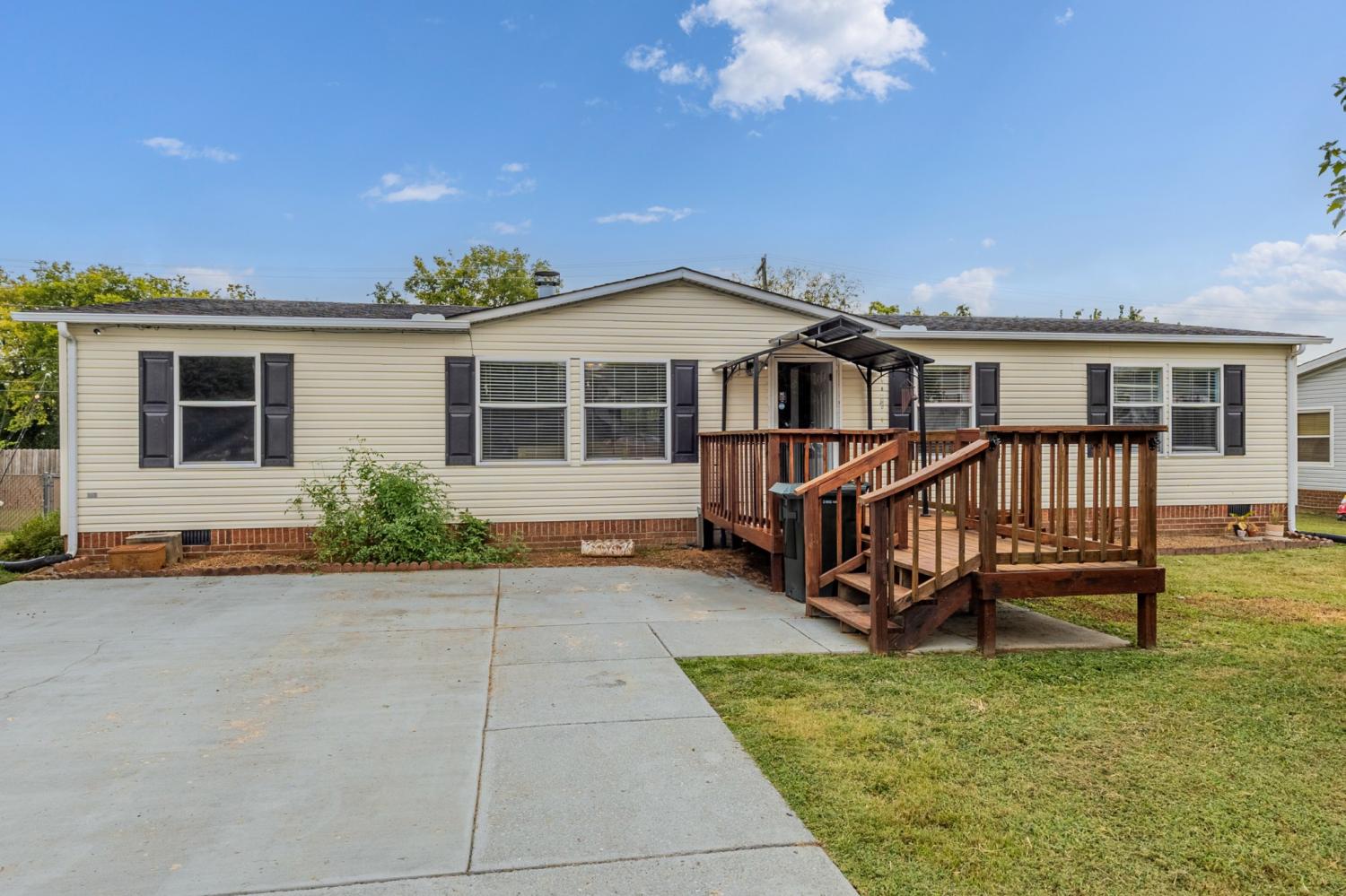 1095-Katherine-St For Sale