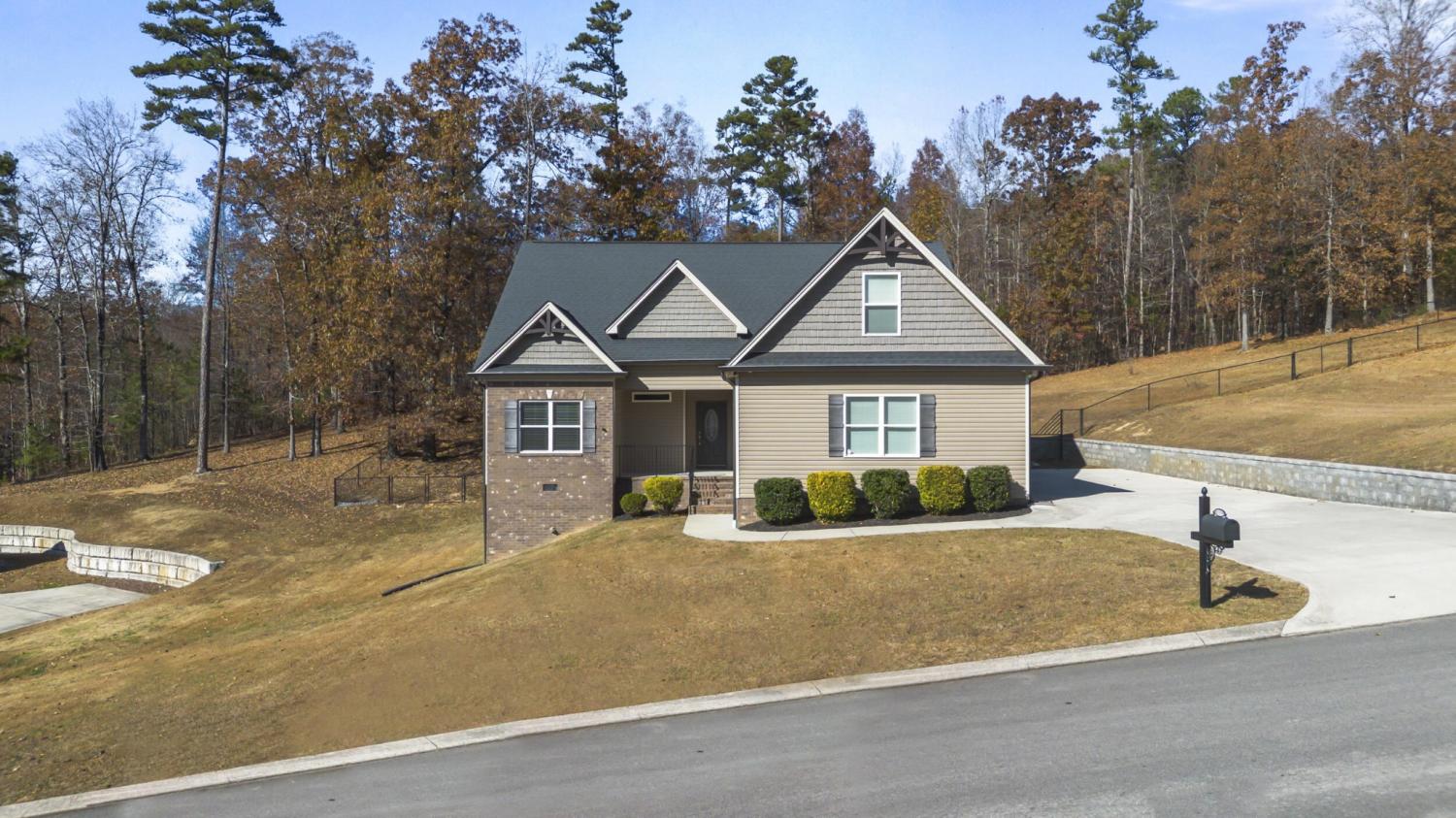 225-Brook-Hollow-Drive--SE For Sale