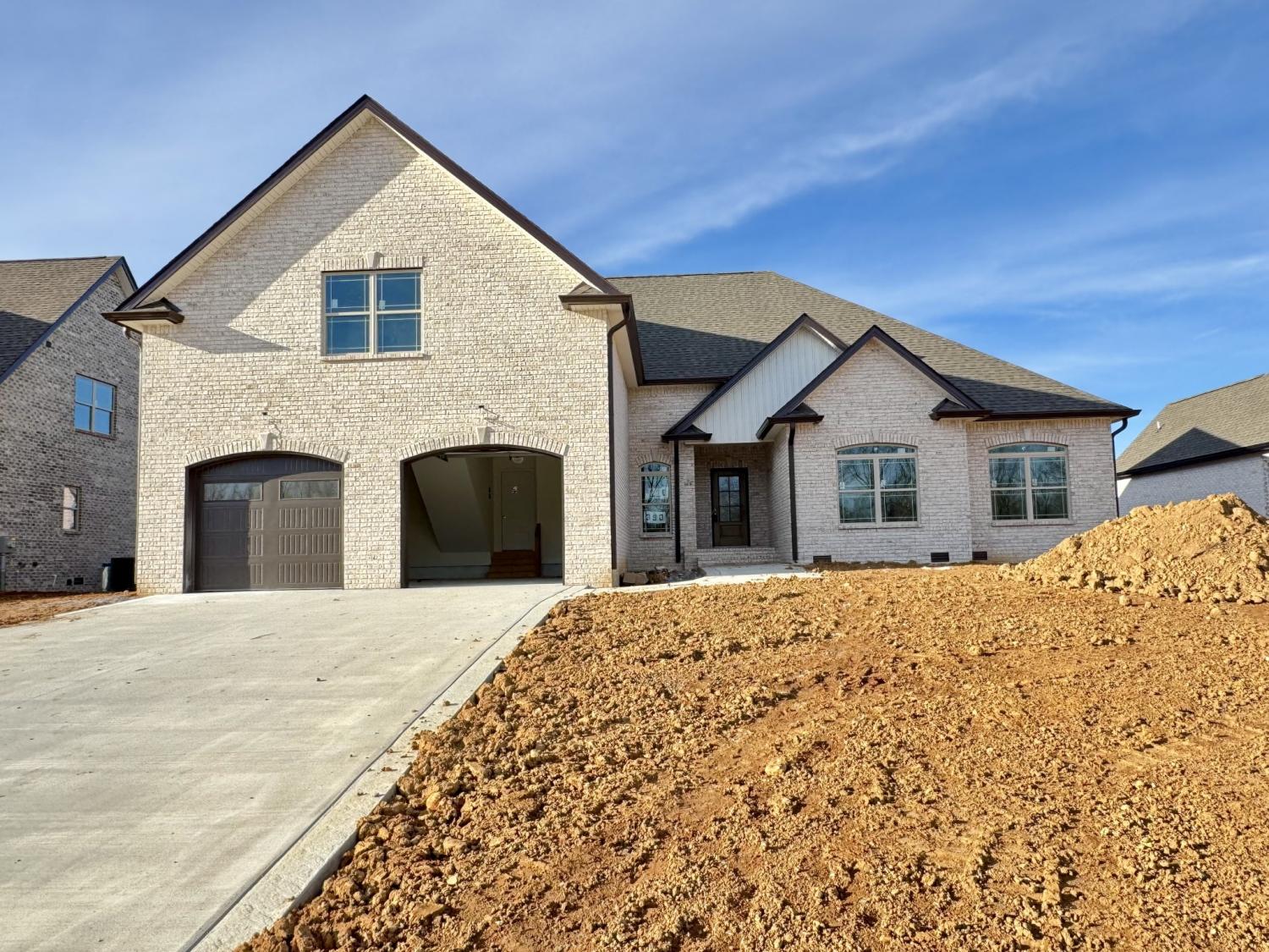 390-Young-Ln For Sale