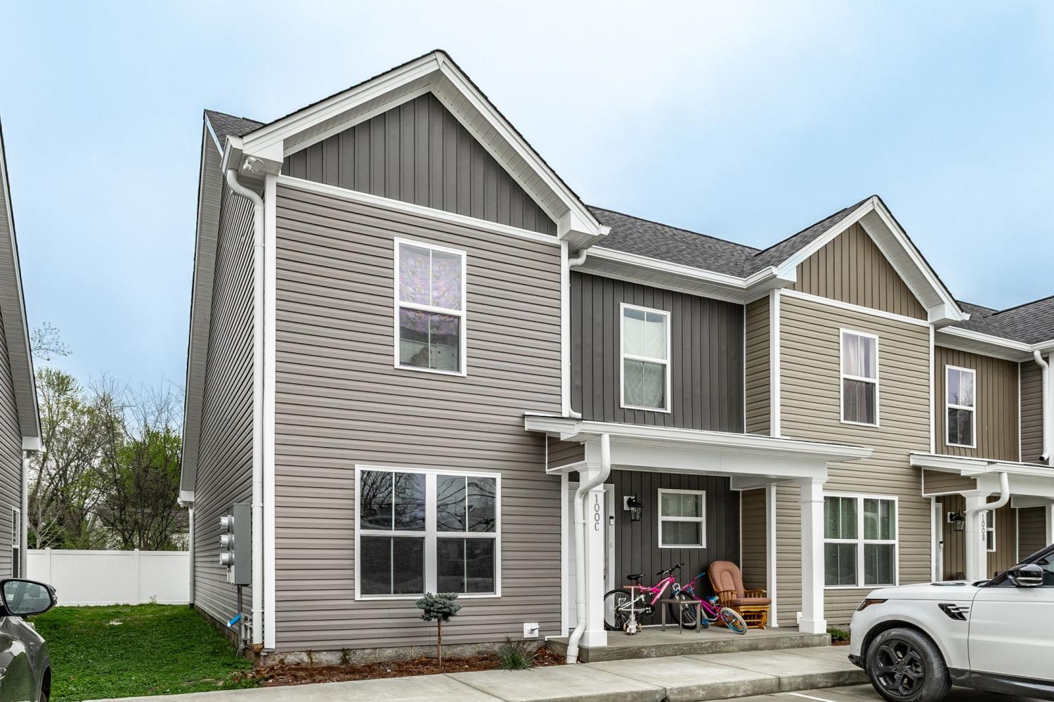 100-Billy-Robb-St For Sale