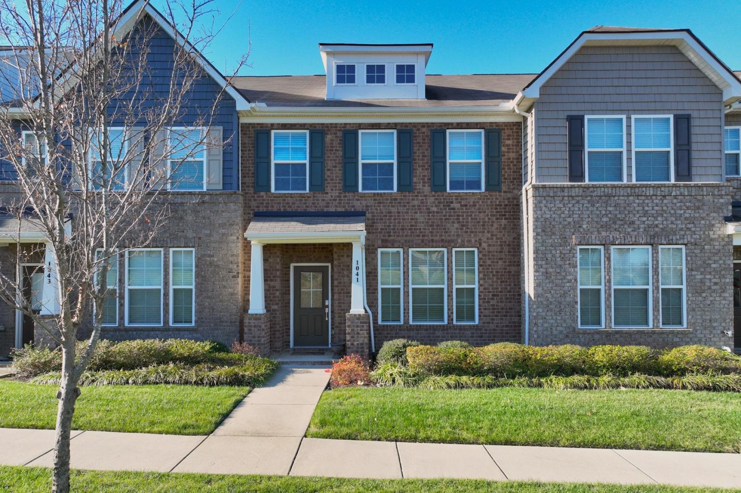 1041-Henley-Pvt-Ln For Sale