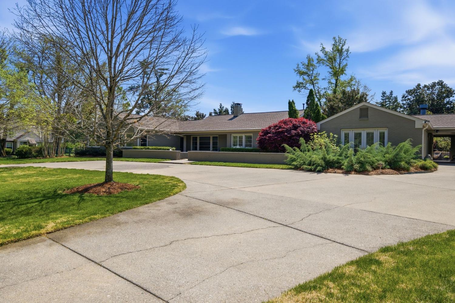 225-Hillwood-Blvd For Sale