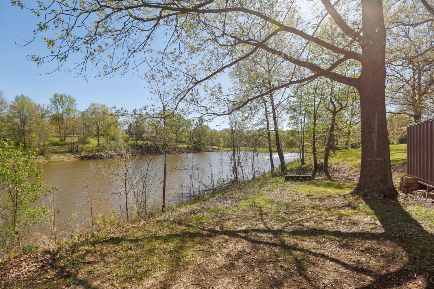550-Lakeview-Cir For Sale