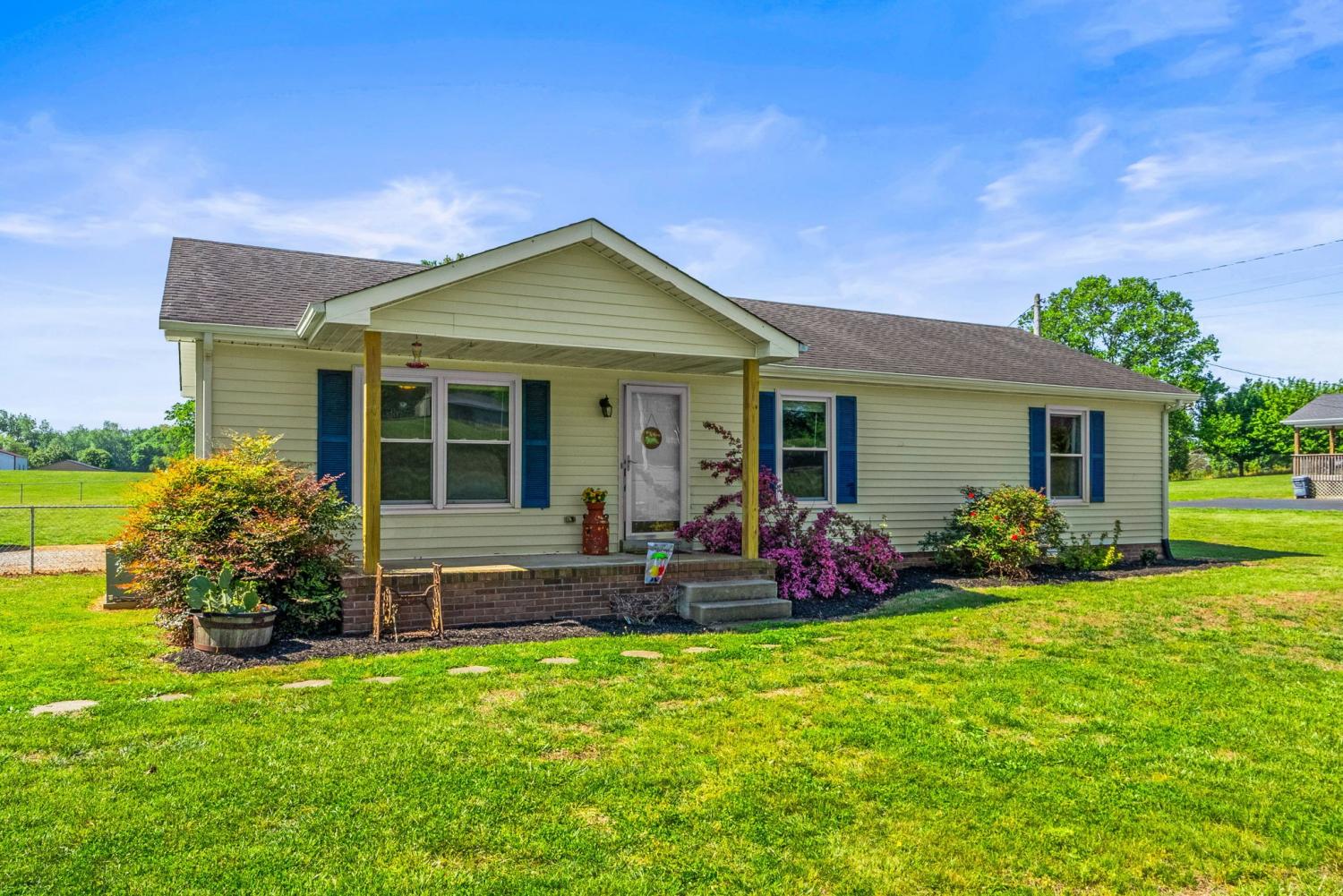 3922-Armstrong-Rd For Sale