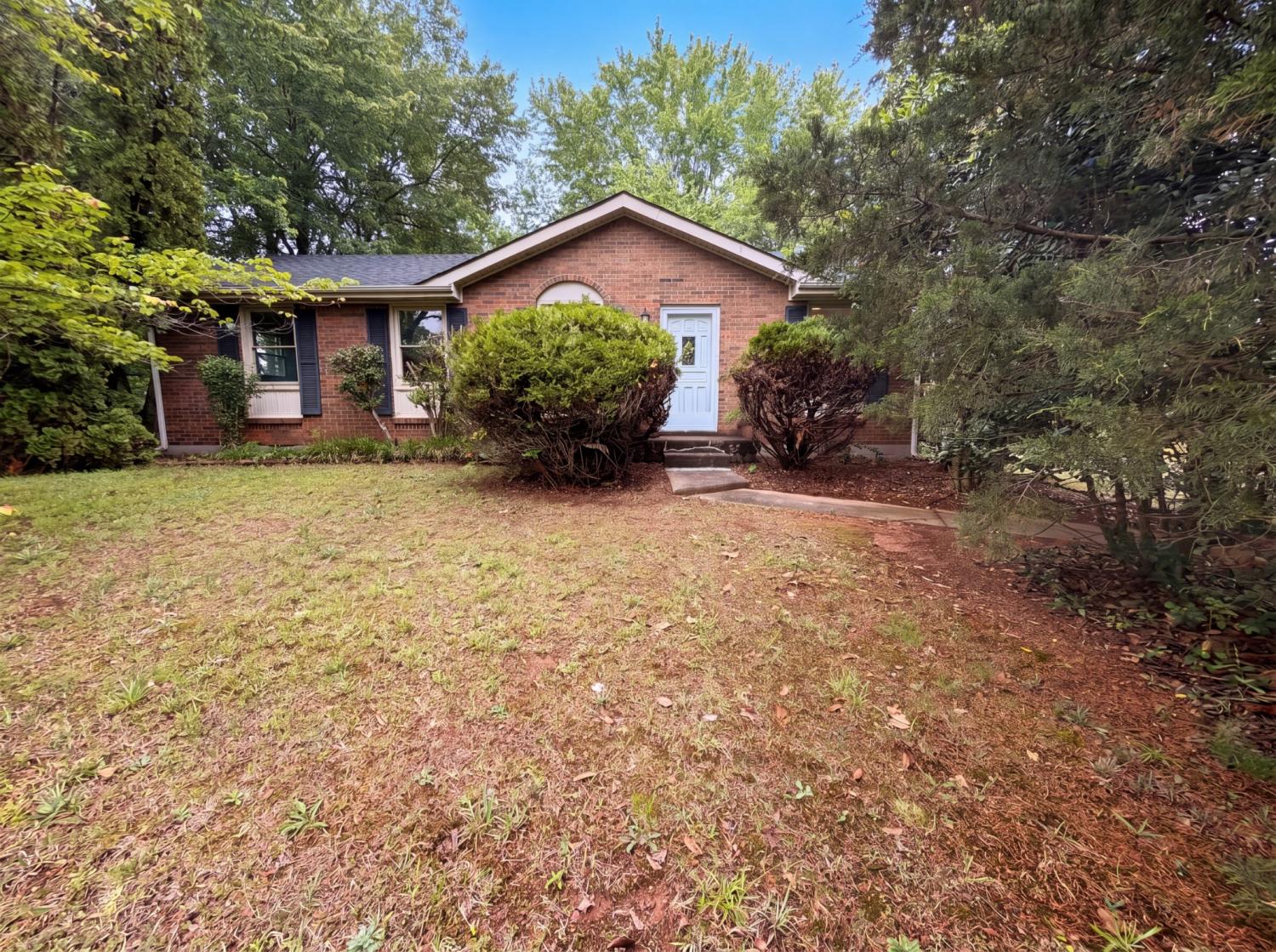 587-Lafayette-Rd For Sale