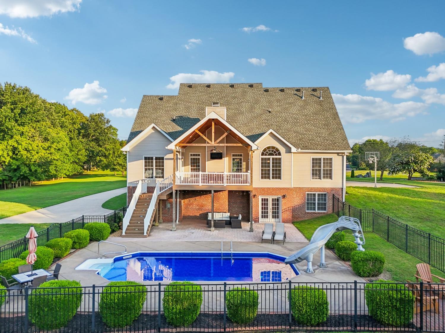 580-Stonegate-Dr For Sale