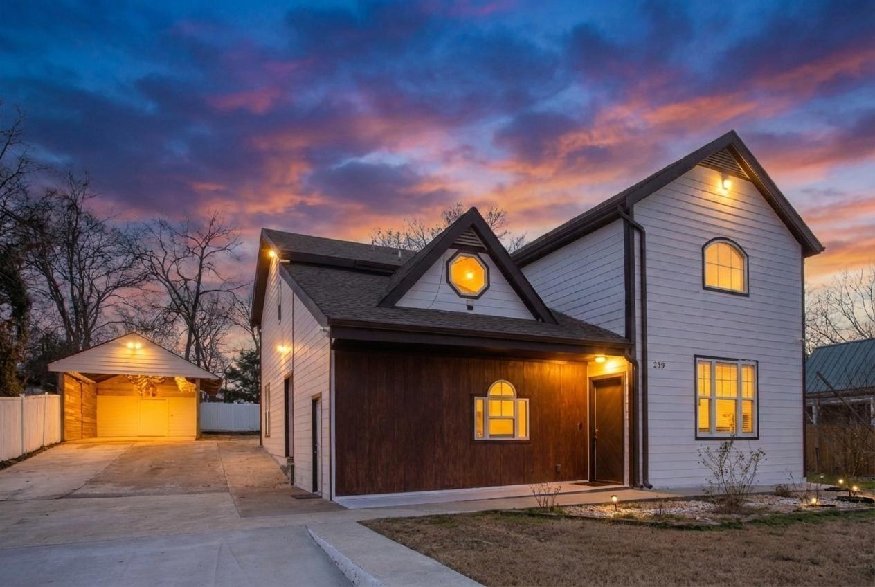 239-E-Bledsoe-St For Sale