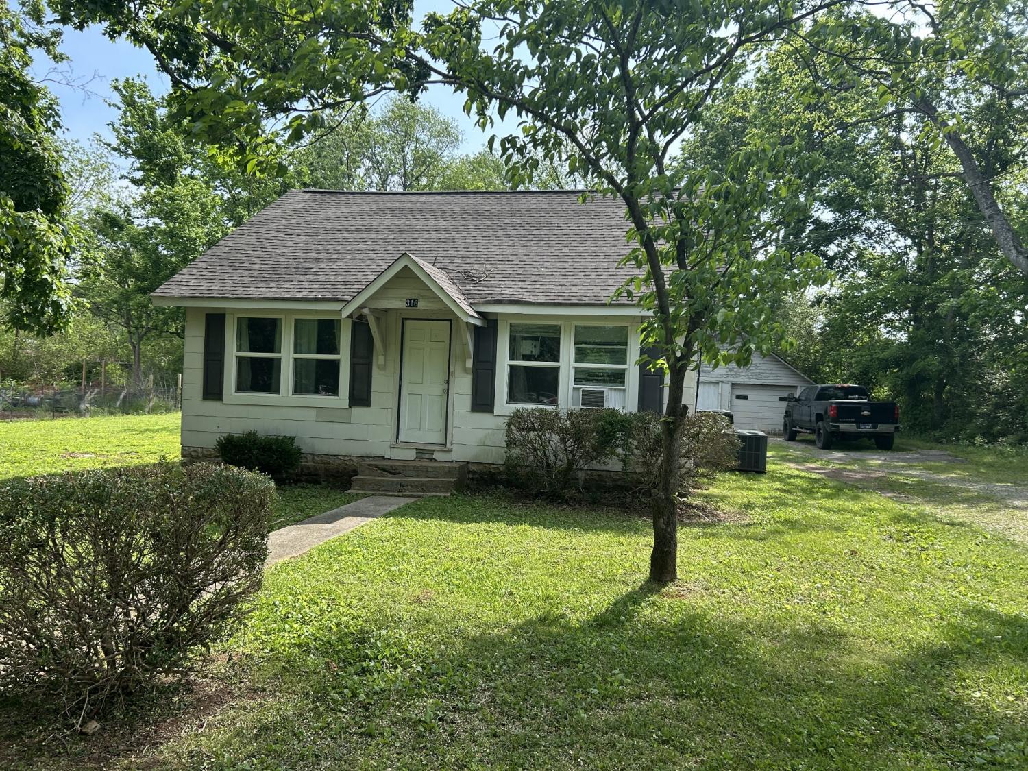 316-Yearwood-Ave For Sale