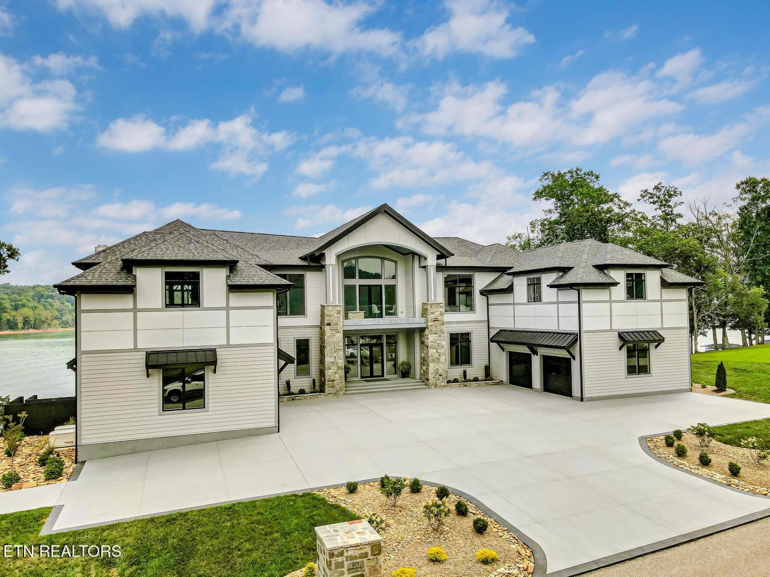 201-Crown-Jewel-Lane For Sale