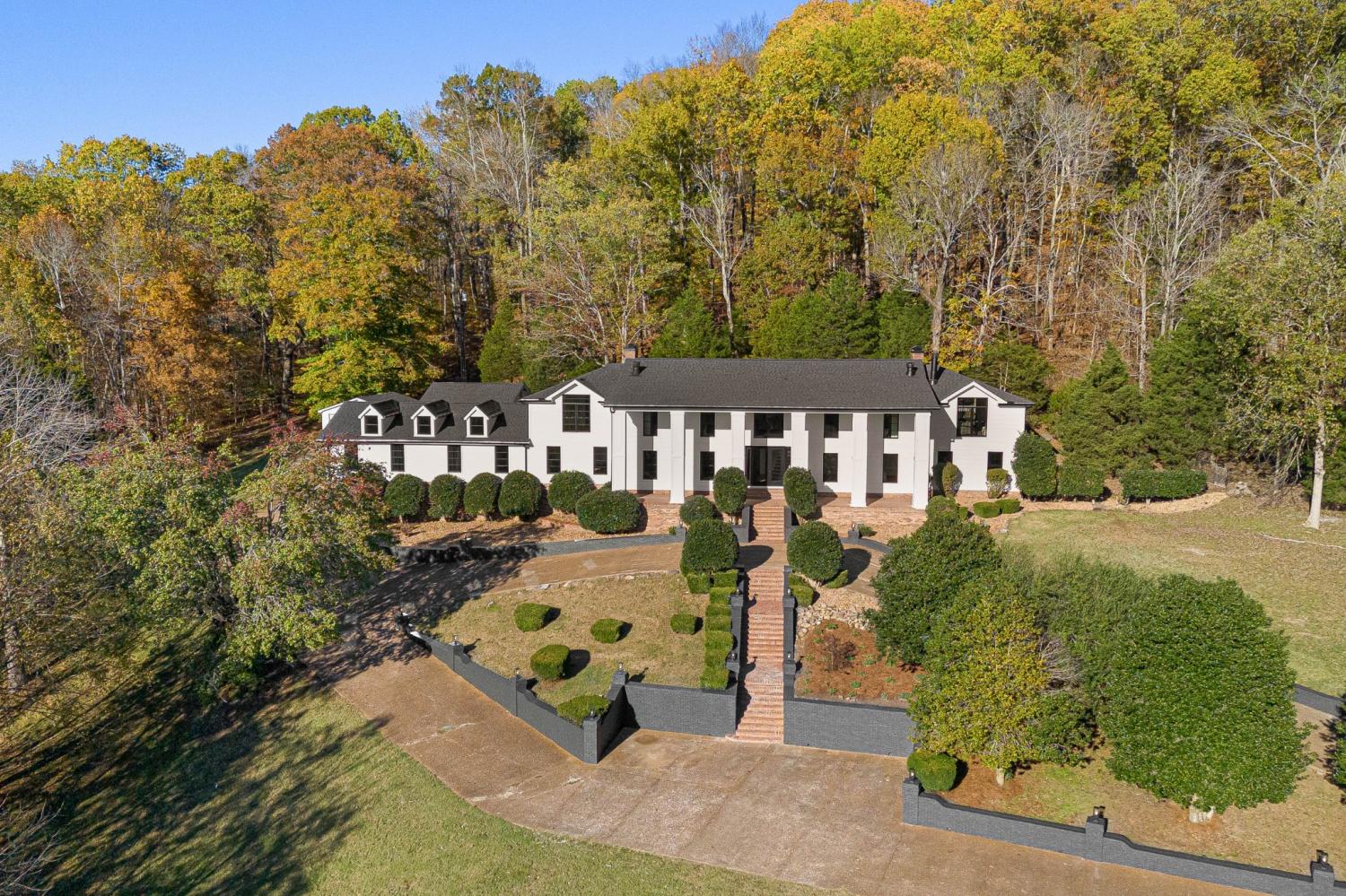 112-Lakeside-Dr For Sale