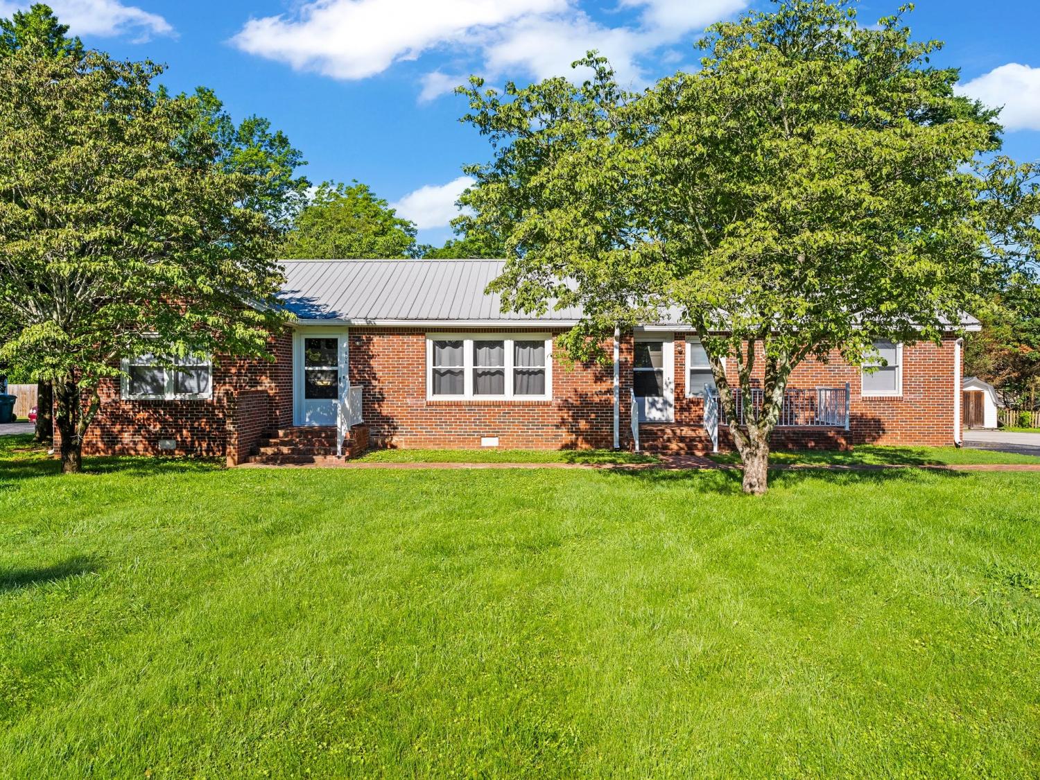 806-Pleasant-View-Dr For Sale