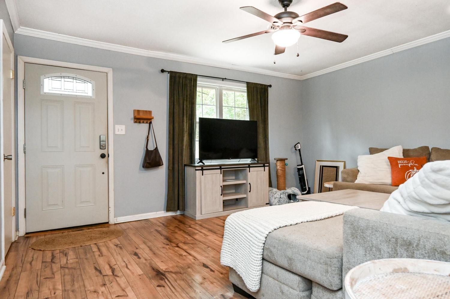 4040-Lynncrest-Drive--NE For Sale