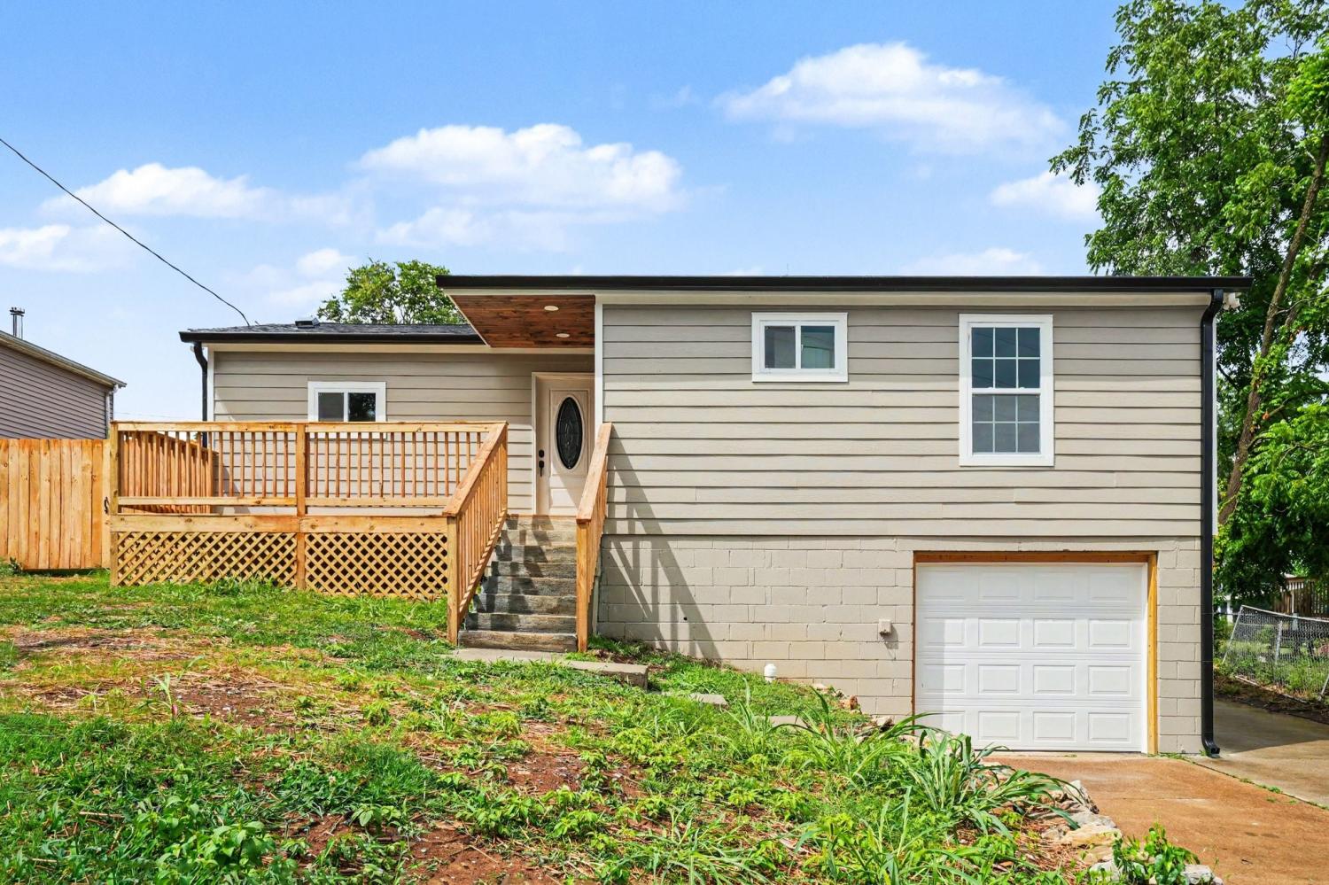 953 Mallow Dr TN 37115 For Sale - 