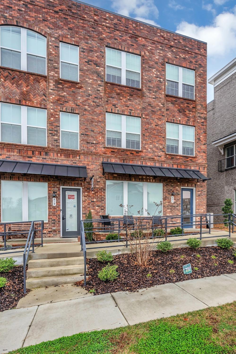 821-Westcott-Ln For Sale