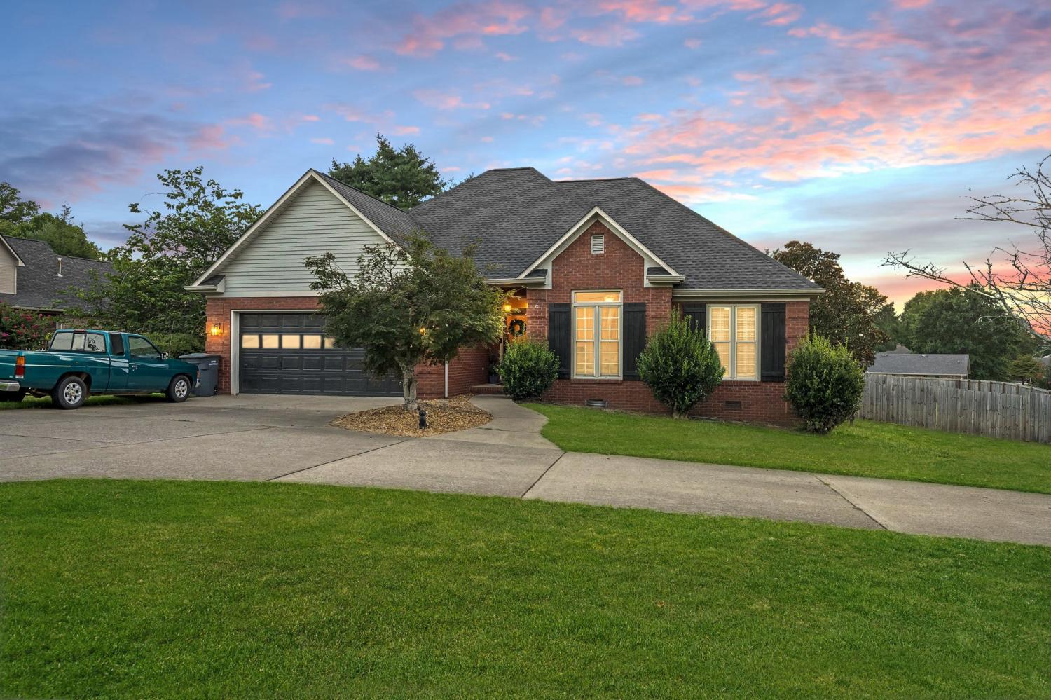 100-Country-Club-Dr For Sale