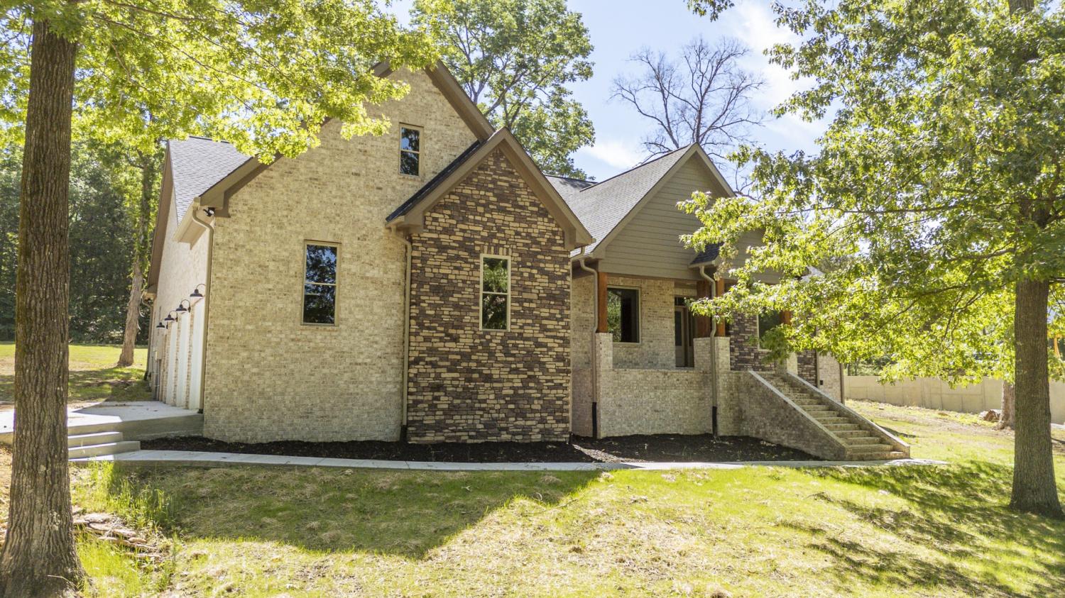 621-Bradley-Ln For Sale