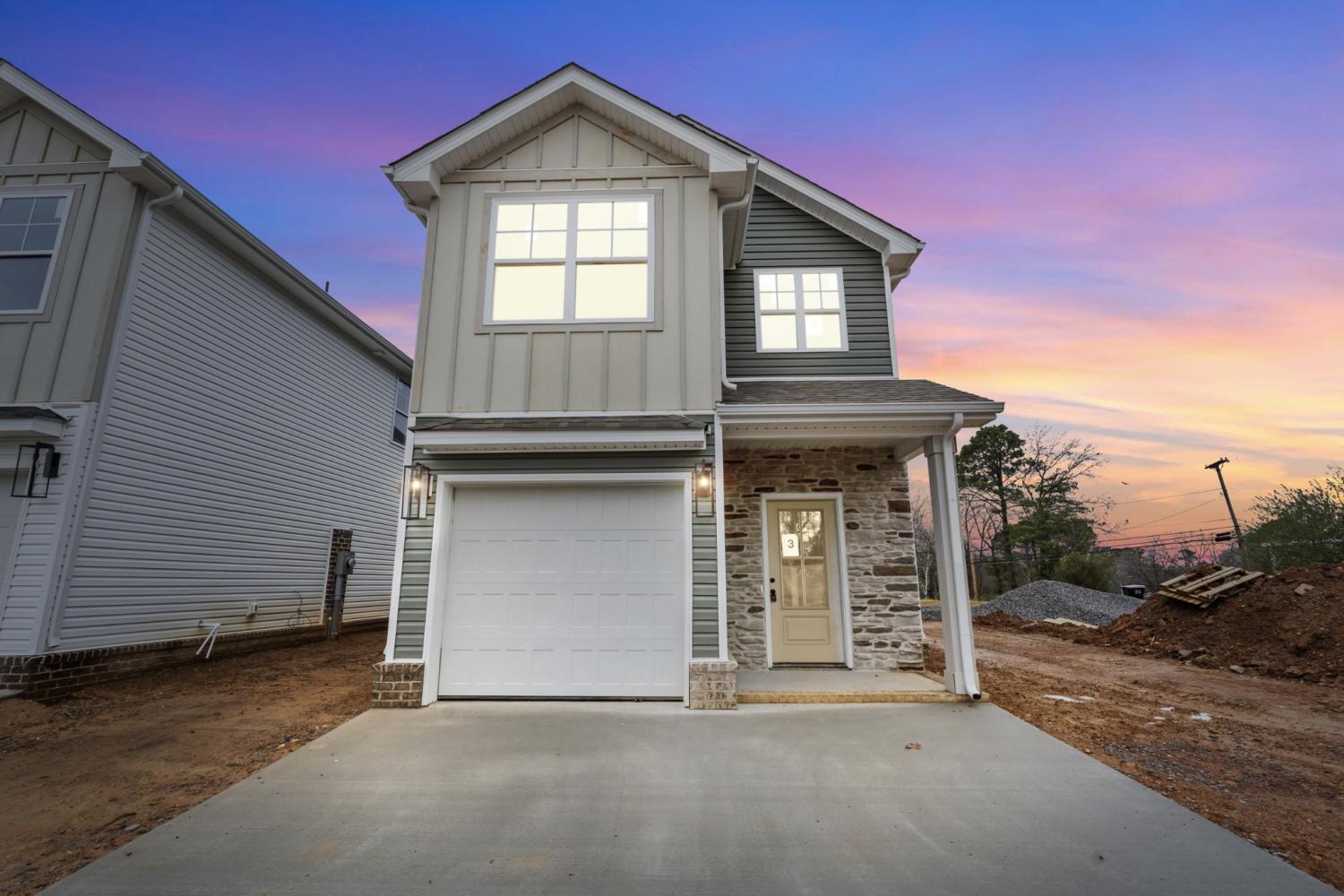 83-Charlotte-Rd For Sale