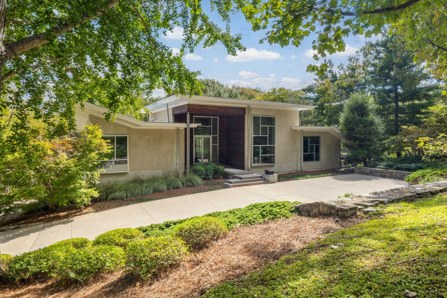 586-Natchez-Bend-Rd For Sale