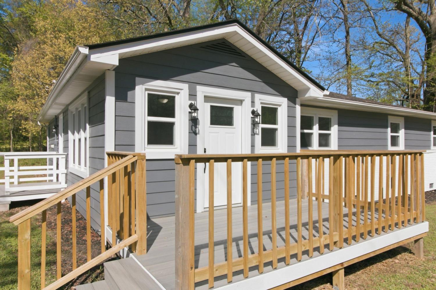 416-Powell-St For Sale