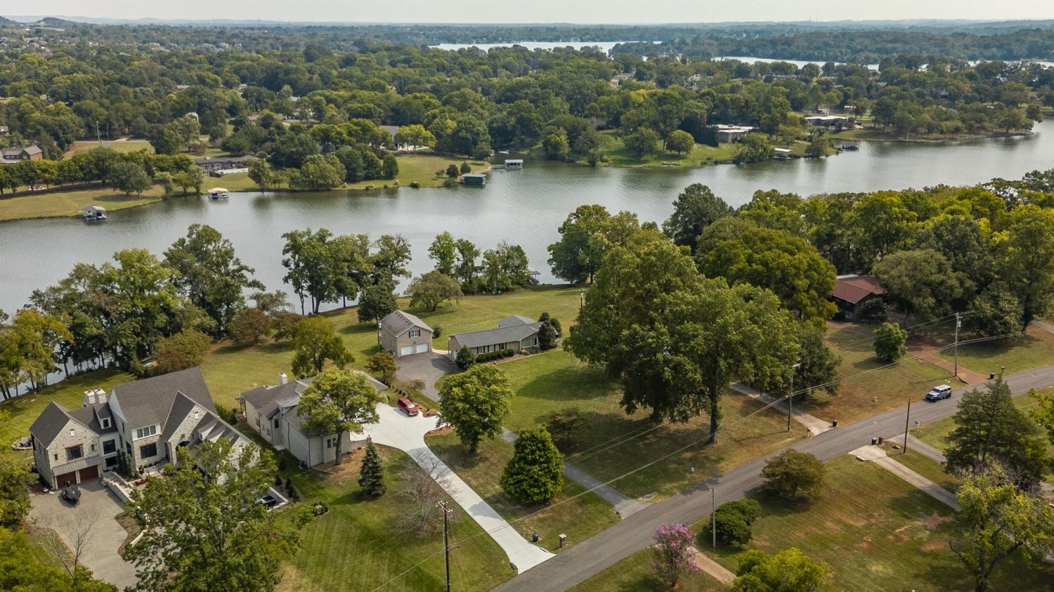 135-Bay-Dr For Sale