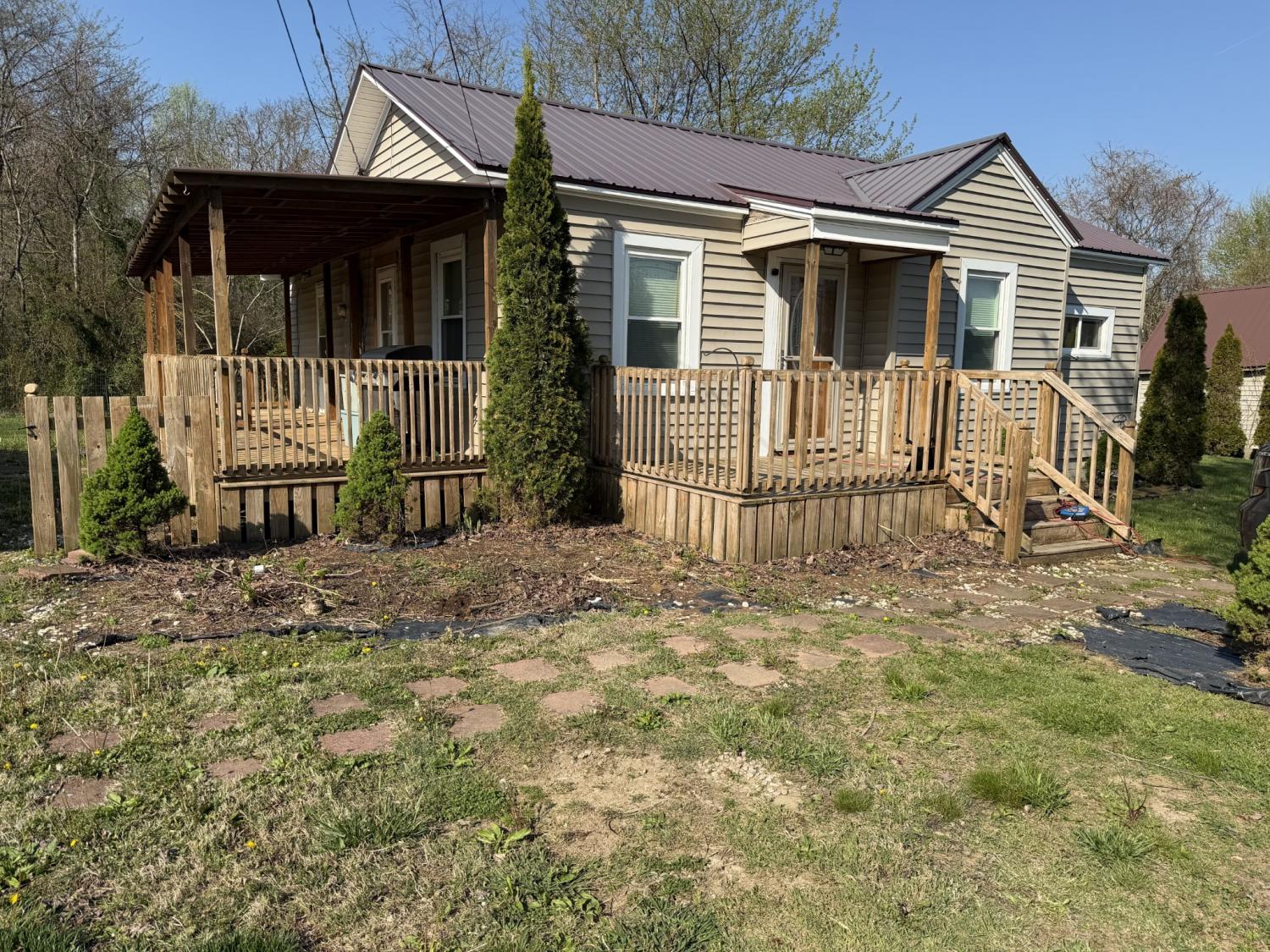 303-W-Stewart-Ave For Sale