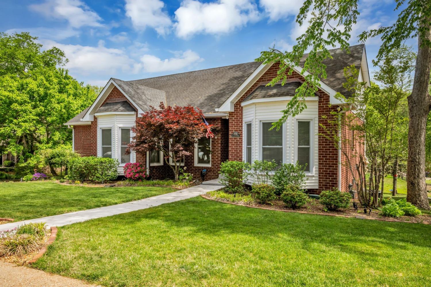 6904-Collinswood-Dr--E For Sale