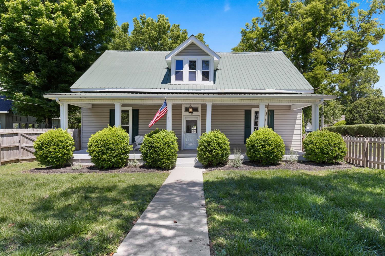 610-E-Main-St For Sale