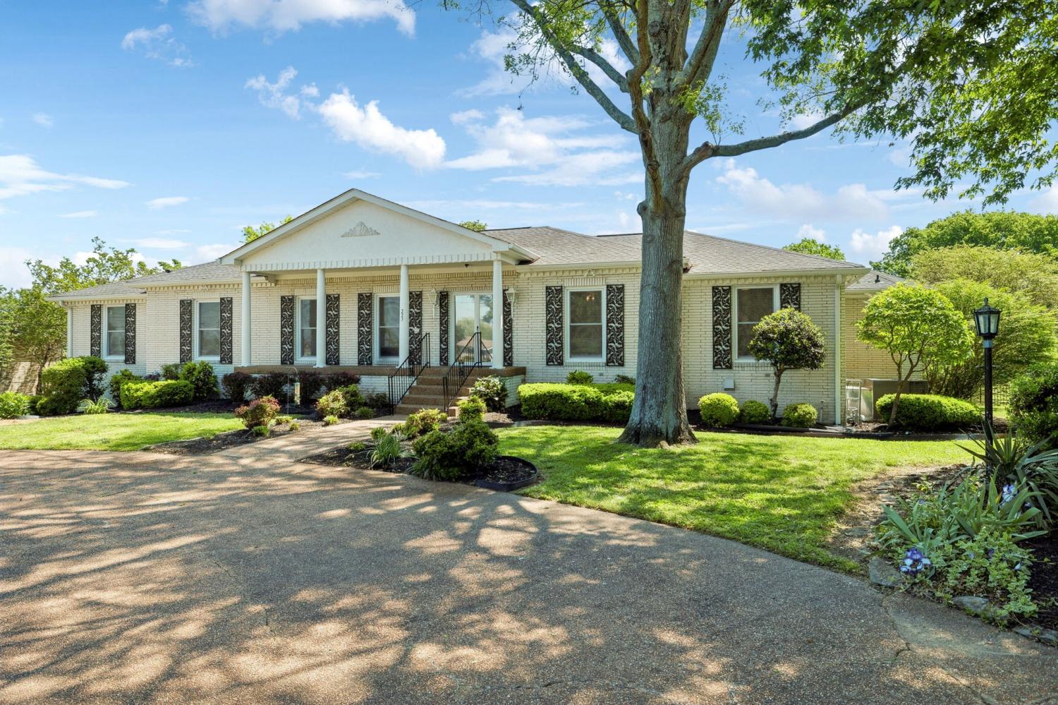 223-Kennett-Rd For Sale