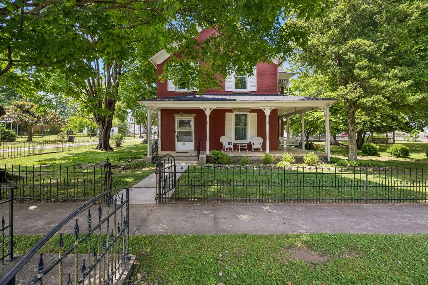 103-Cowan-St--W For Sale