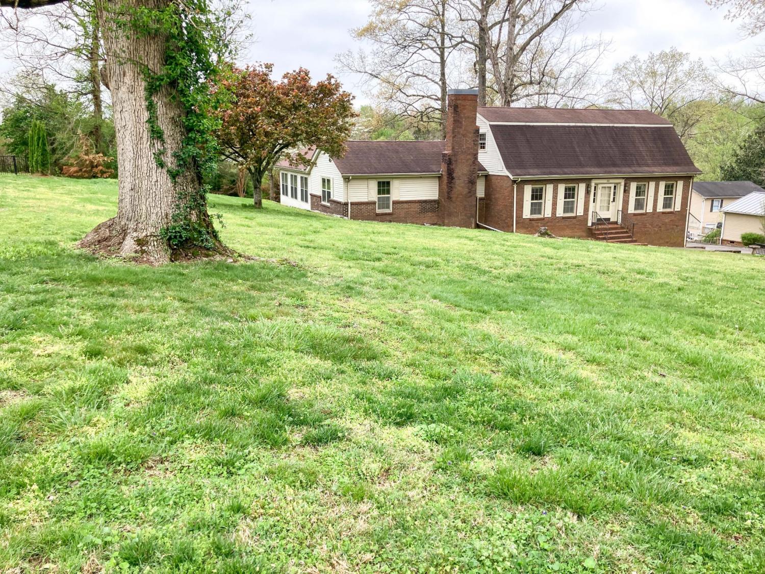 203-Westbrook-Ln For Sale