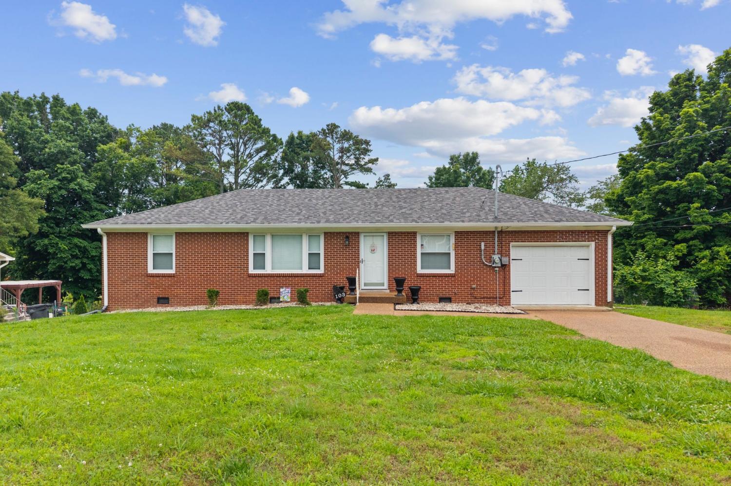 103-Oak-Dr For Sale