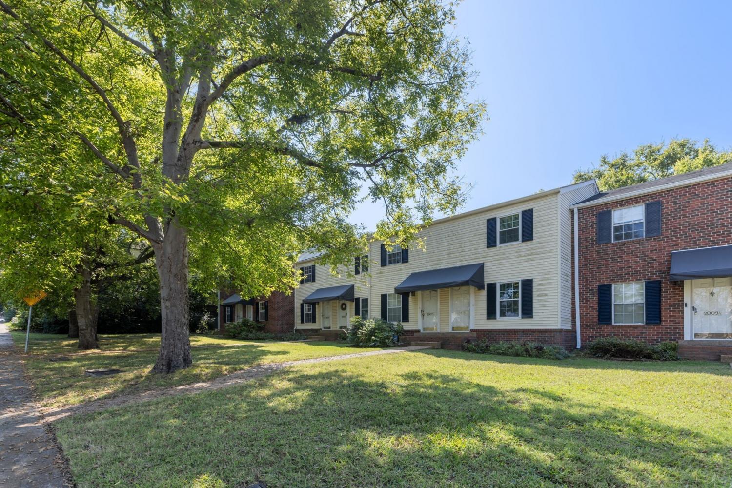 2007-Ashwood-Ave For Sale