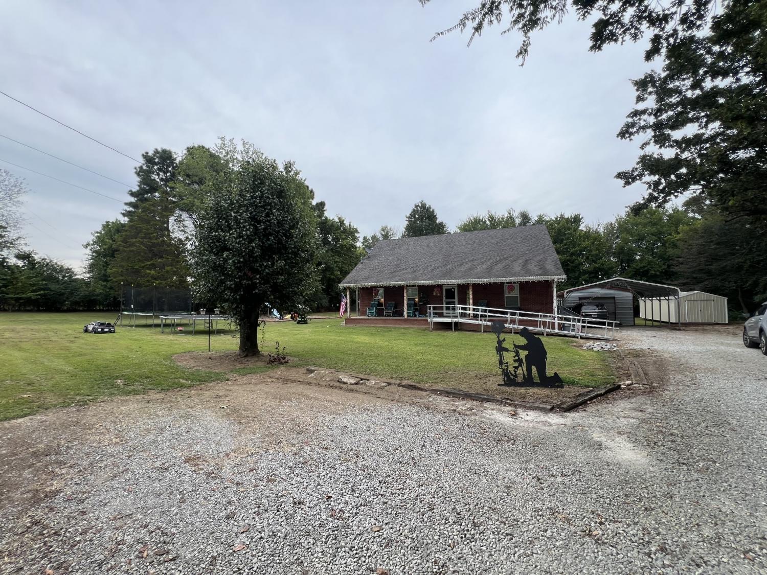 690-Monument-Rd For Sale