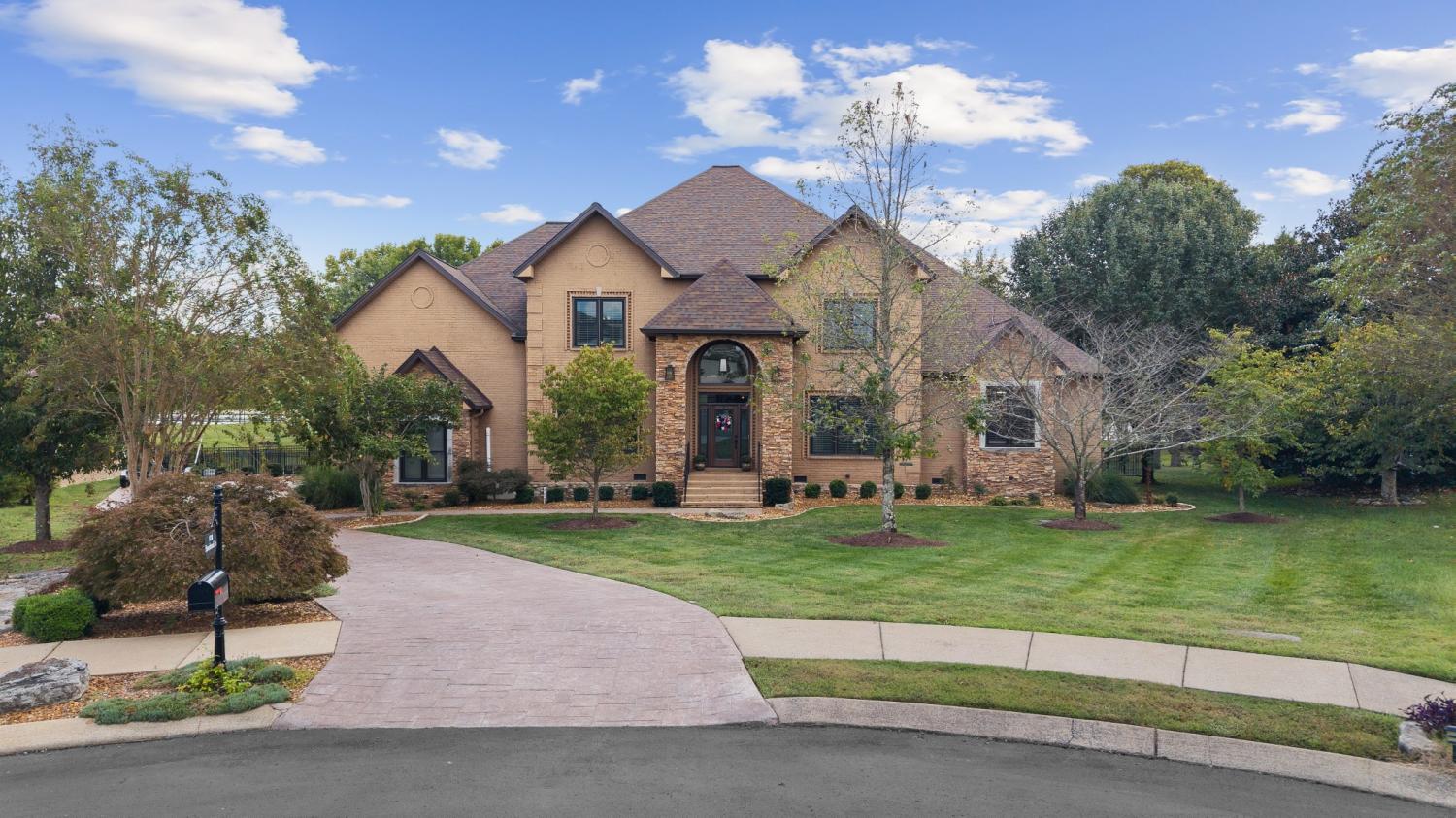824-Stonebrook-Dr For Sale