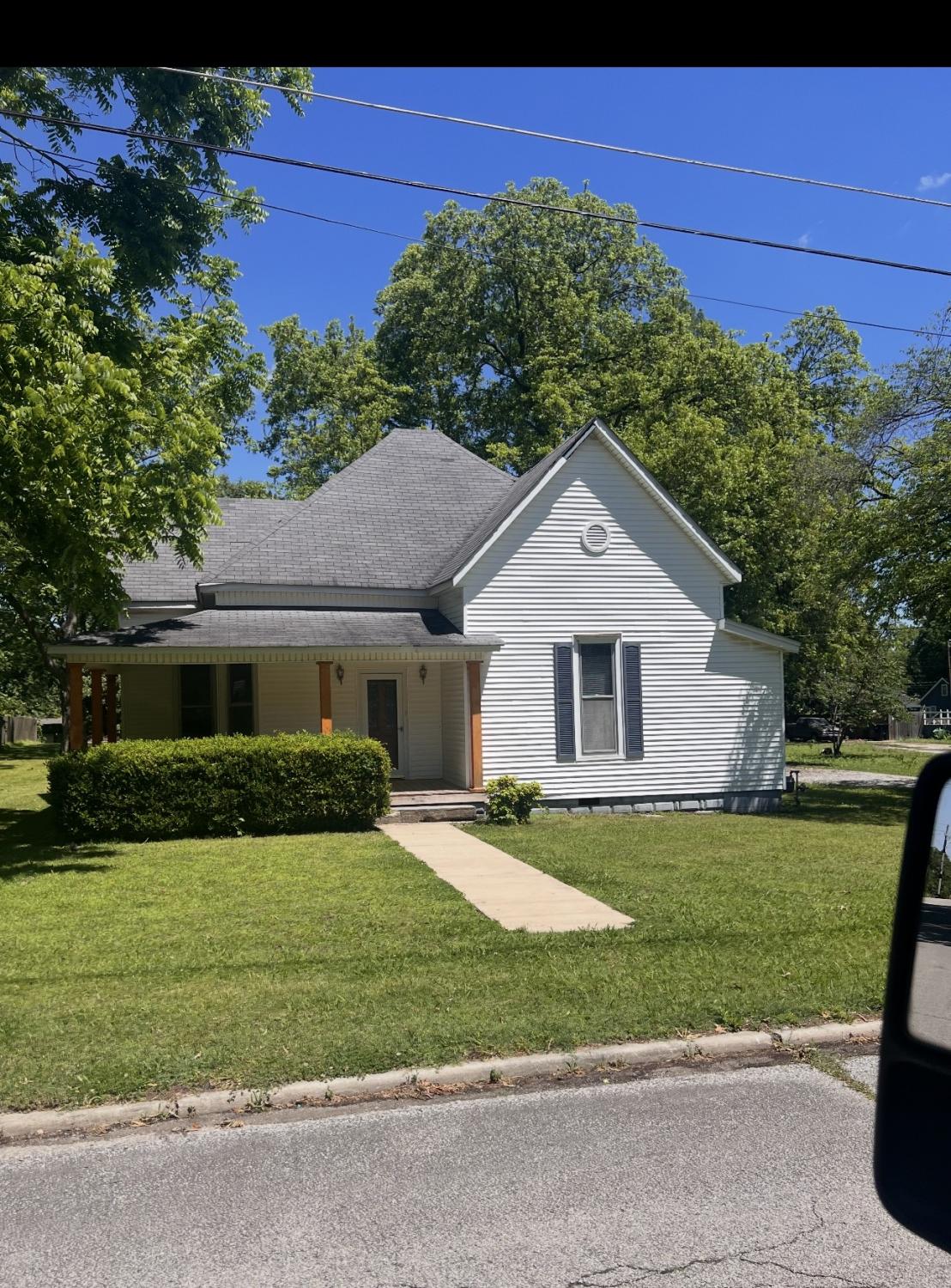 372-E-Maple-St For Sale