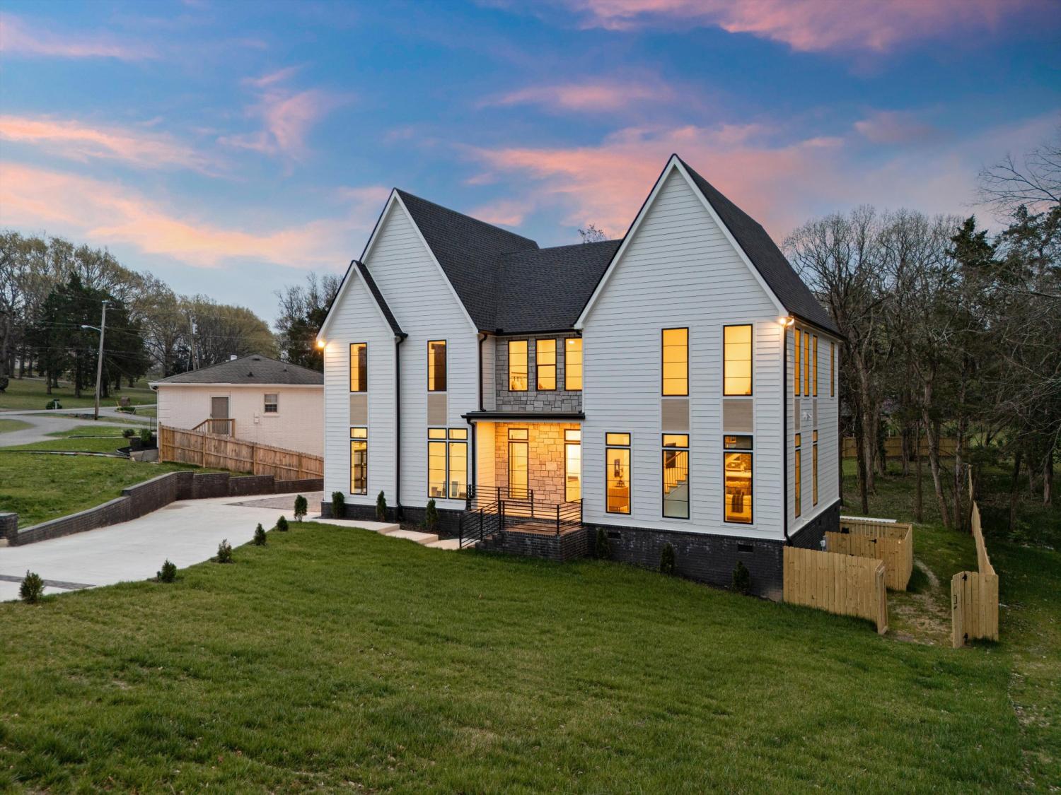 819-Davidson-Dr For Sale